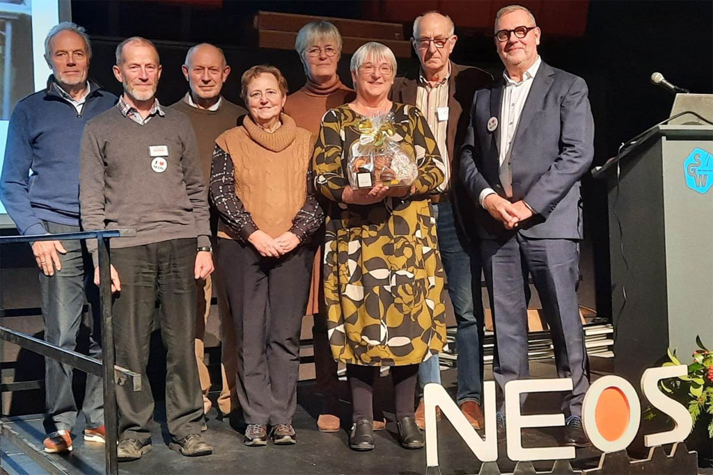 Lydie van Doorsselaer bij het bestuur van Neos SInt-Gillis-Waas, © Neos Sint-Gillis-Waas