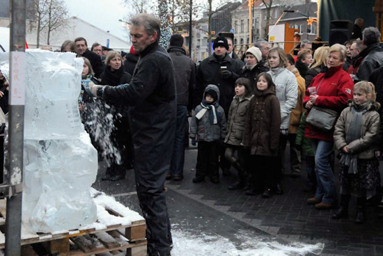 Ook Peter Mariman, de bekende ijssculpteur, zal bij de nieuwjaarsdrink van 9 januari 2011, weer van de partij zijn.
