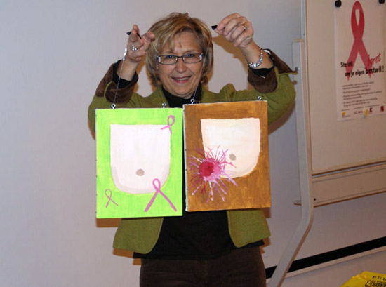 Het winnende kunstwerk van Wiske Hannes: een gezonde borst, een zieke borst...