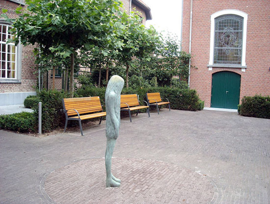 De stille tuin in het Klooster van Vrasene is een schitterend plaats.