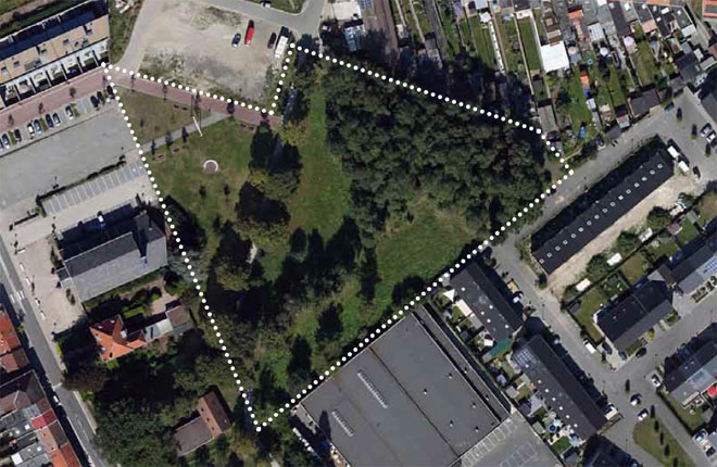 Op deze foto staat aangeduid waar de nieuwe woningen zullen gebouwd worden.