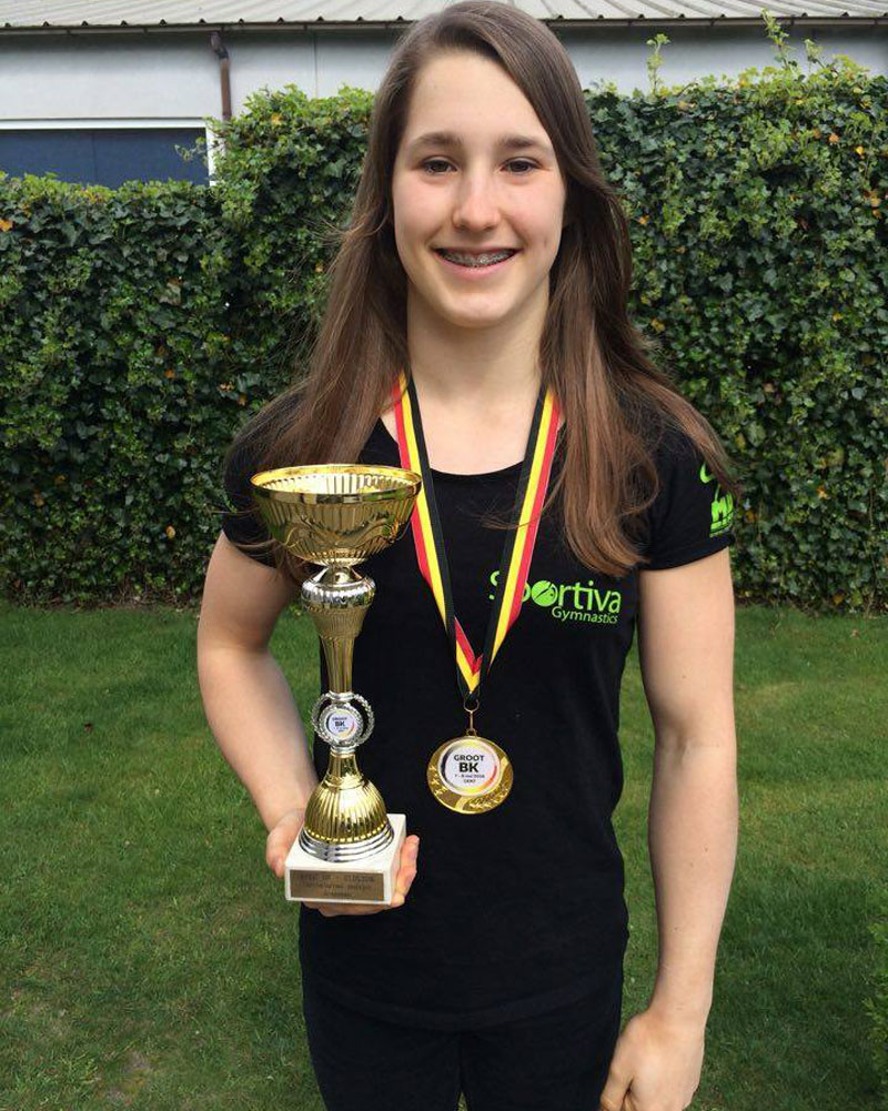 Rinke Santy, Belgisch Kampioen 2016 Toestelturnen meisjes bij de juniores. Tevens behaalde ze een 7e plaats op de Europese Kampioenschappen te Bern op 3 juni 2016.